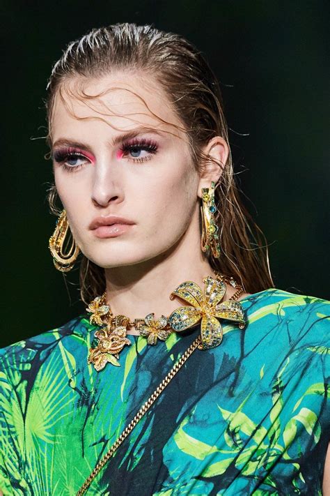 versace spring 2020 hairstyle|versace fashion show.